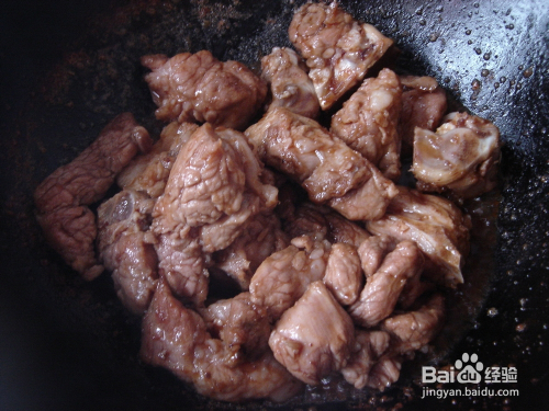 红烧排骨，美味佳肴的简易烹饪指南